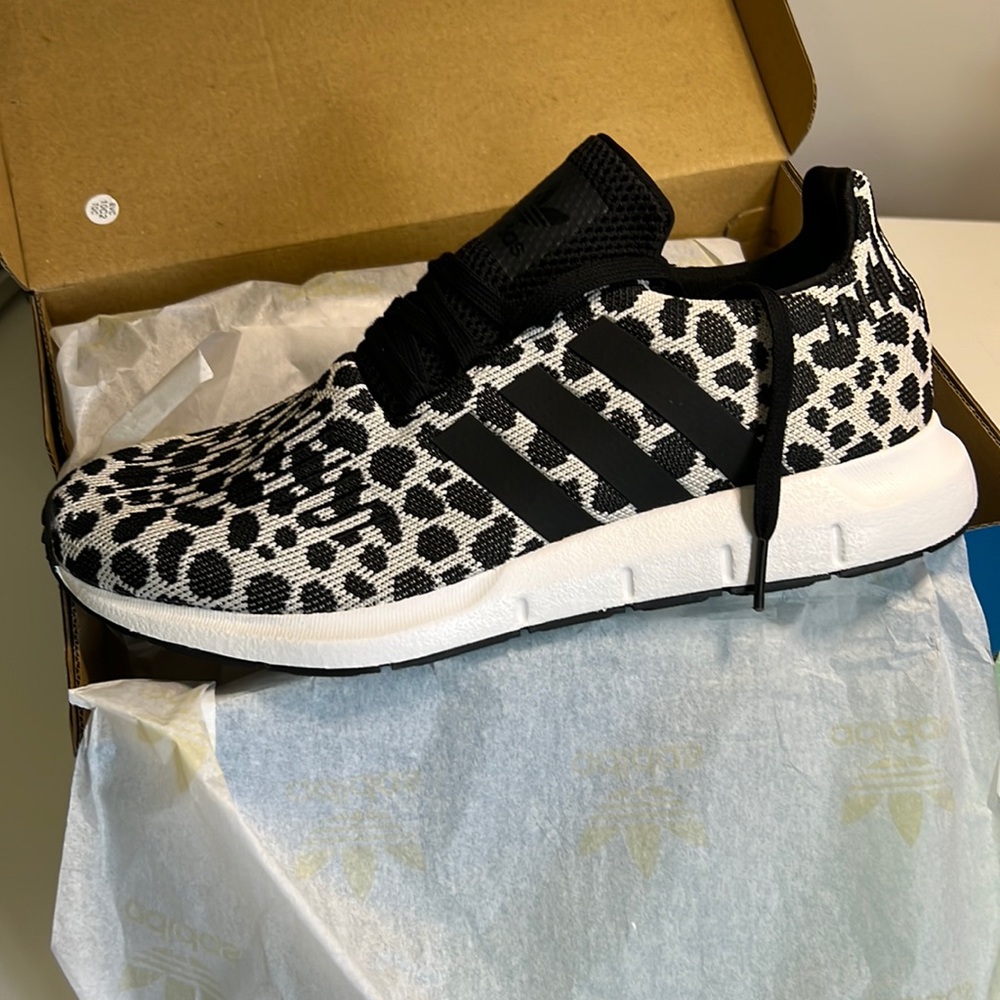 ADIDAS Swift Leopard Print Size 9 Sol Out - Moving Sale
